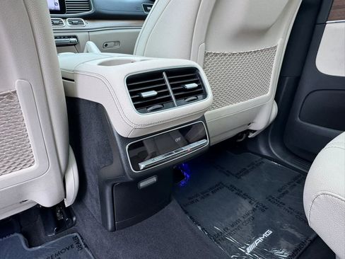 Used 2025 Mercedes-Benz GLS 450 4MATIC w/ AMG Line Exterior image 32