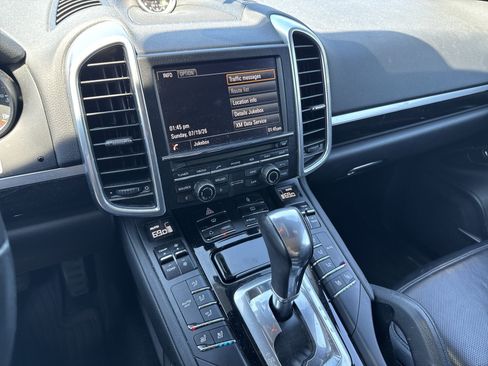 Used 2013 Porsche Cayenne Diesel AWD/4WD image 15