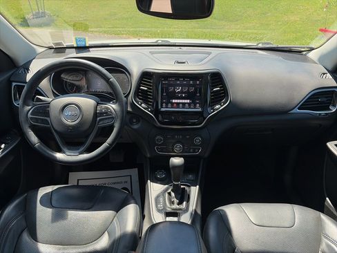 Used 2019 Jeep Cherokee Limited AWD/4WD image 7
