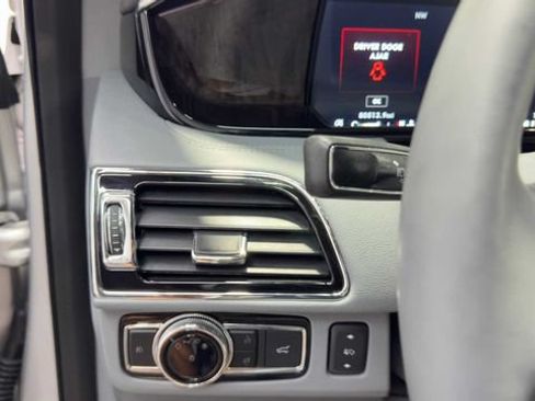 Used 2019 Lincoln Navigator L Select RWD image 30