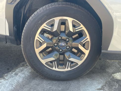 Used 2025 Subaru Forester Premium AWD/4WD image 8