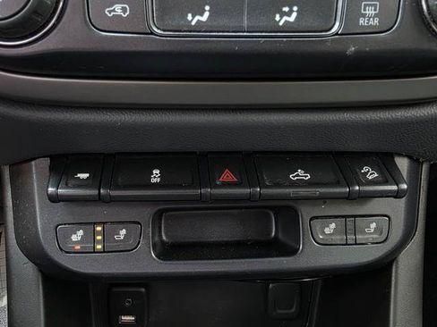 Used 2015 Chevrolet Colorado Z71 AWD/4WD image 17
