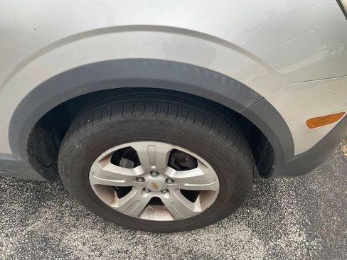 Used 2013 Chevrolet Captiva Sport LS FWD image 8
