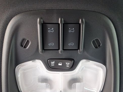 Used 2023 GMC Canyon Denali AWD/4WD image 31