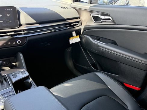 New 2026 Kia Sportage EX w/ EX Panorama Roof Package image 18