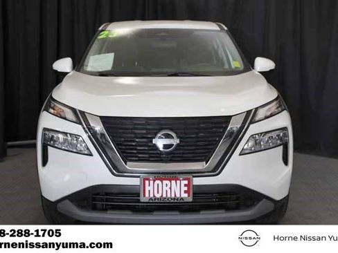 Used 2023 Nissan Rogue SV FWD image 2