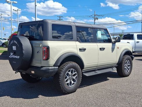 New 2025 Ford Bronco Badlands AWD/4WD image 14