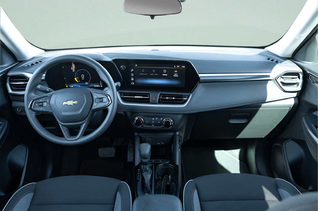 Used 2025 Chevrolet TrailBlazer LS w/ LS Convenience Package FWD image 17