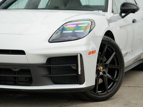 Used 2024 Porsche Panamera 4 w/ Premium Package image 59