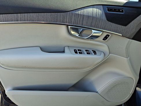 Certified 2024 Volvo XC90 B6 Plus w/ Protection Package Premier image 14