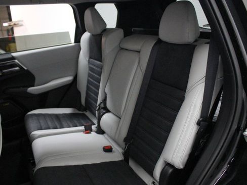 New 2026 Mitsubishi Outlander SE image 25