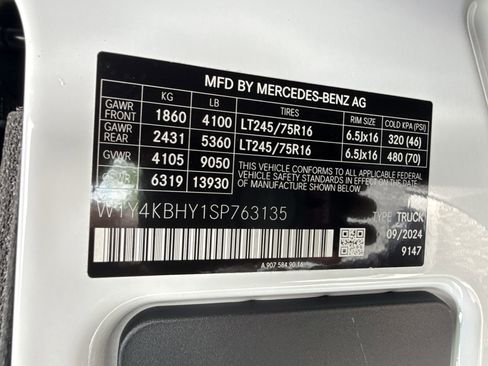 Used 2025 Mercedes-Benz Sprinter 2500 image 16