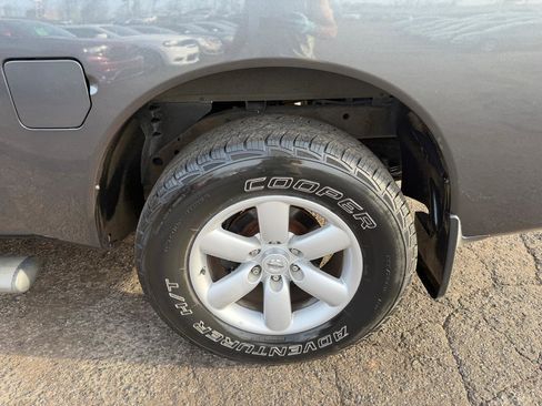 Used 2012 Nissan Titan SV w/ SV Value Truck Pkg image 27