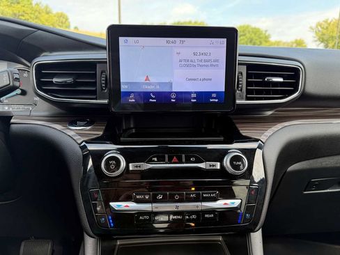Used 2023 Ford Explorer Limited image 24