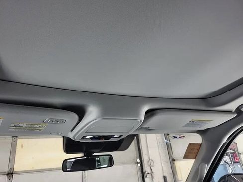 Used 2025 Ford Expedition Max Platinum AWD/4WD image 8