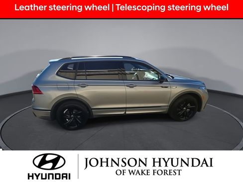 Used 2023 Volkswagen Tiguan SE R-Line image 10