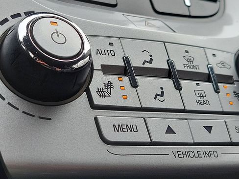 Used 2017 Chevrolet Equinox LT w/ Sport Edition image 19