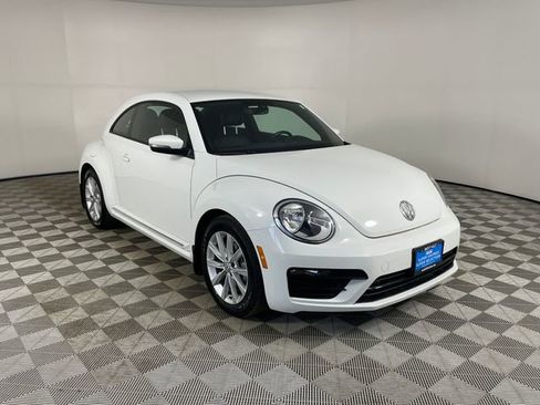Used 2018 Volkswagen Beetle 2.0T S FWD image 25