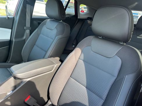 New 2026 Chevrolet Trax LT w/ Sunroof Package FWD image 12