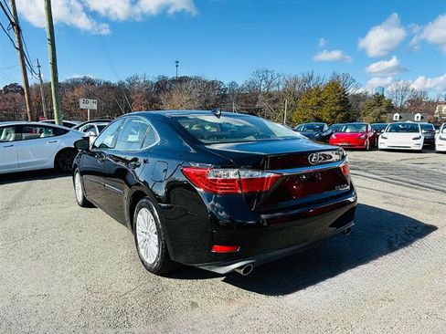 Used 2015 Lexus ES 350 w/ Luxury Package FWD image 3