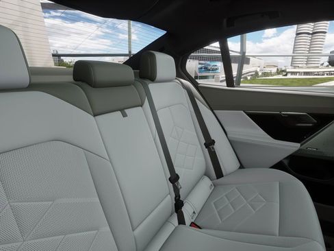 New 2026 BMW i5 eDrive40 w/ M Sport Package image 36