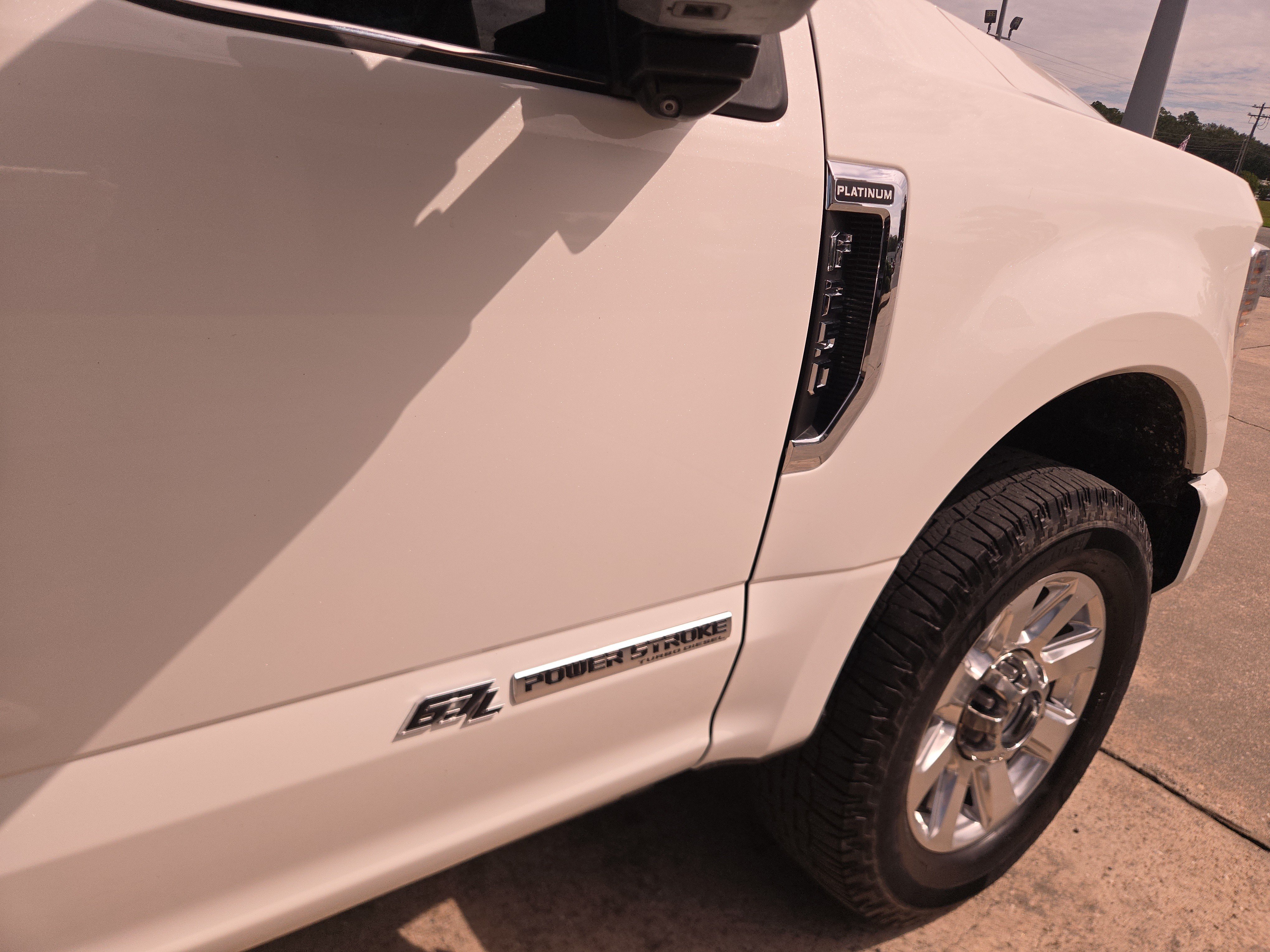 Used 2020 Ford F250 Platinum w/ FX4 Off-Road Package AWD/4WD image 30