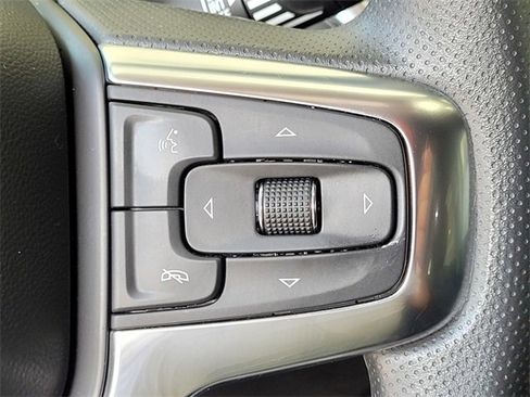 Used 2025 Chevrolet Blazer LT image 25