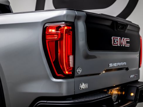 Used 2023 GMC Sierra 1500 AT4X w/ AT4X AEV Edition AWD/4WD image 13