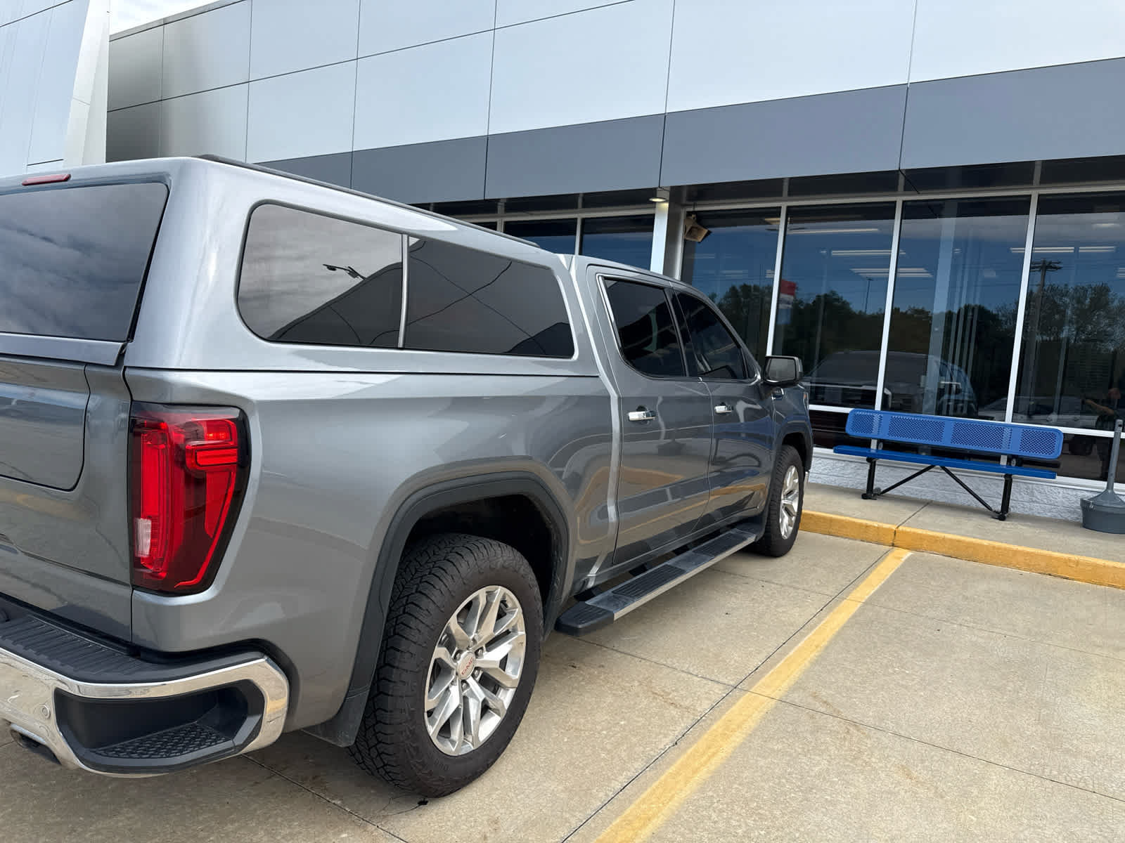 Used 2022 GMC Sierra 1500 SLT w/ SLT Premium Plus Package AWD/4WD image 6
