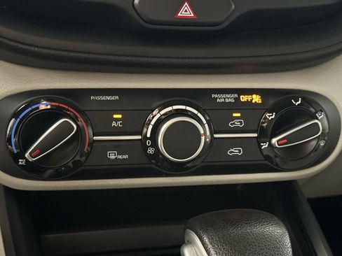 Used 2023 Kia Soul LX FWD image 19
