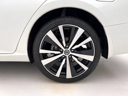 Used 2020 Nissan Altima 2.5 Platinum AWD/4WD image 28