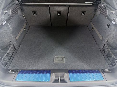 New 2026 Porsche Macan Electric image 24