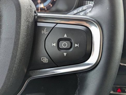 Used 2023 Volvo XC40 B5 Plus w/ Protection Package Premier image 15