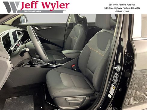 New 2026 Kia Niro LX FWD image 16