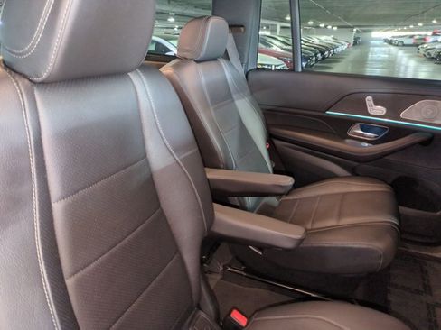 Used 2022 Mercedes-Benz GLS 450 4MATIC image 21