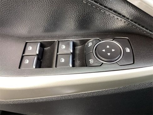 Used 2020 Ford Explorer XLT image 25