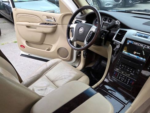 Used 2010 Cadillac Escalade ESV Luxury AWD/4WD image 42