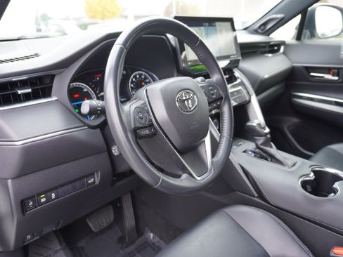 Used 2021 Toyota Venza XLE w/ Carpet Mat Package (TMS) image 20