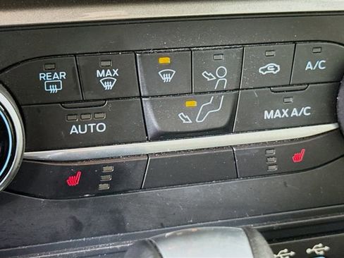 Used 2021 Ford EcoSport SE w/ SE Convenience Package image 22