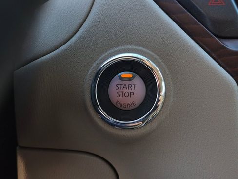 Used 2017 Nissan Pathfinder Platinum image 37