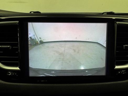 Used 2024 Chrysler Pacifica Touring-L FWD image 10