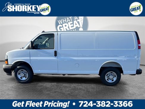 New 2025 Chevrolet Express 3500 Work Van image 6