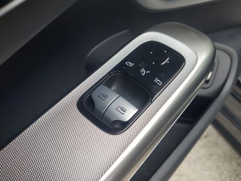 Used 2025 Mercedes-Benz CLE 300 4MATIC Coupe image 17