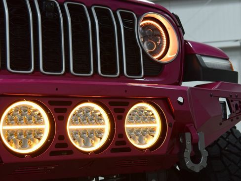 Used 2024 Jeep Wrangler Sahara w/ Technology Group image 15