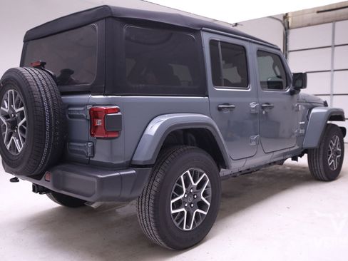 New 2024 Jeep Wrangler Sahara w/ Technology Group image 9