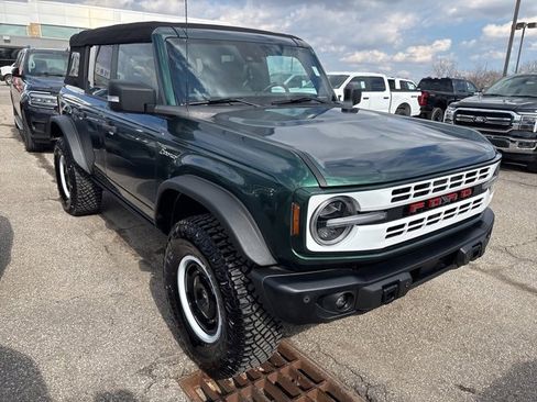 Used 2023 Ford Bronco Heritage Edition image 3