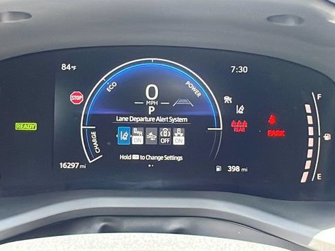 Used 2025 Toyota Camry SE w/ Convenience Package FWD image 21