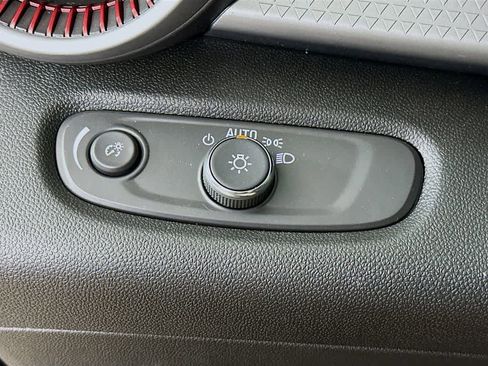 Used 2024 Chevrolet Trax RS w/ Sunroof Package image 26