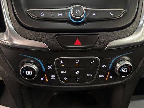 Used 2020 Chevrolet Equinox LT image 16