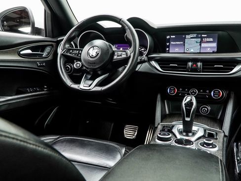 Used 2022 Alfa Romeo Stelvio Ti image 17